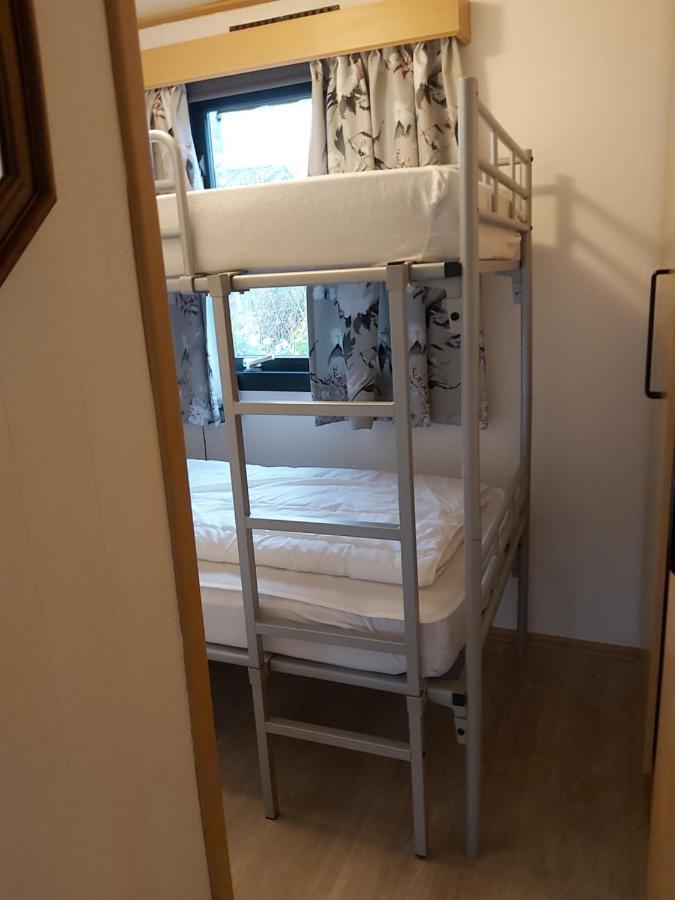 Comfortabel En Gezellig Familie Chalet Tot 6 Personen Op De Veluwe Bungalowpark De Kern プッテン エクステリア 写真