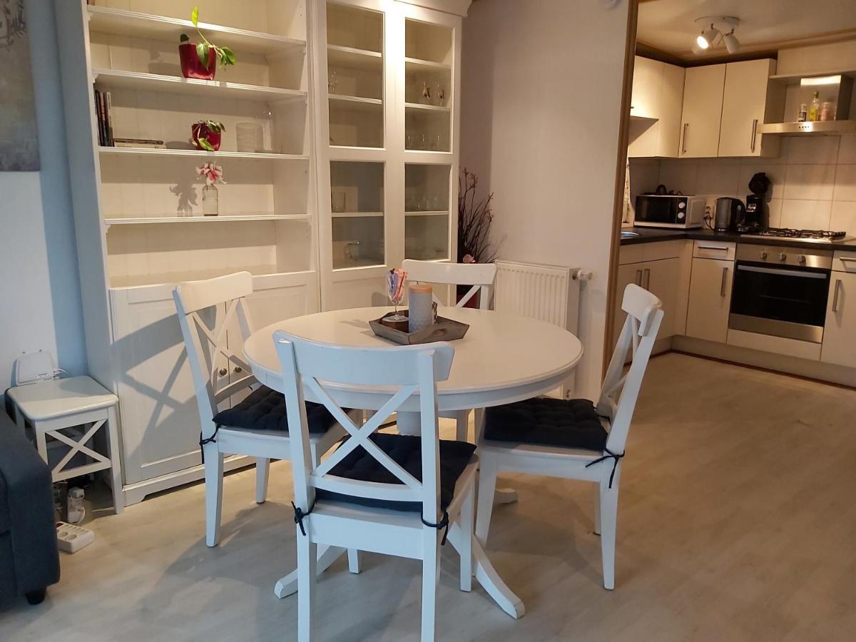 Comfortabel En Gezellig Familie Chalet Tot 6 Personen Op De Veluwe Bungalowpark De Kern プッテン エクステリア 写真