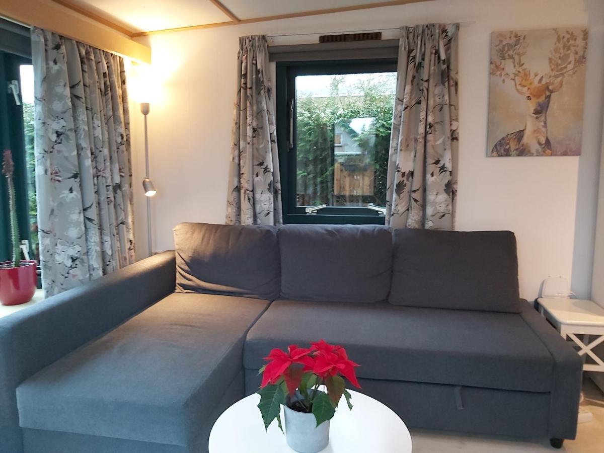 Comfortabel En Gezellig Familie Chalet Tot 6 Personen Op De Veluwe Bungalowpark De Kern プッテン エクステリア 写真