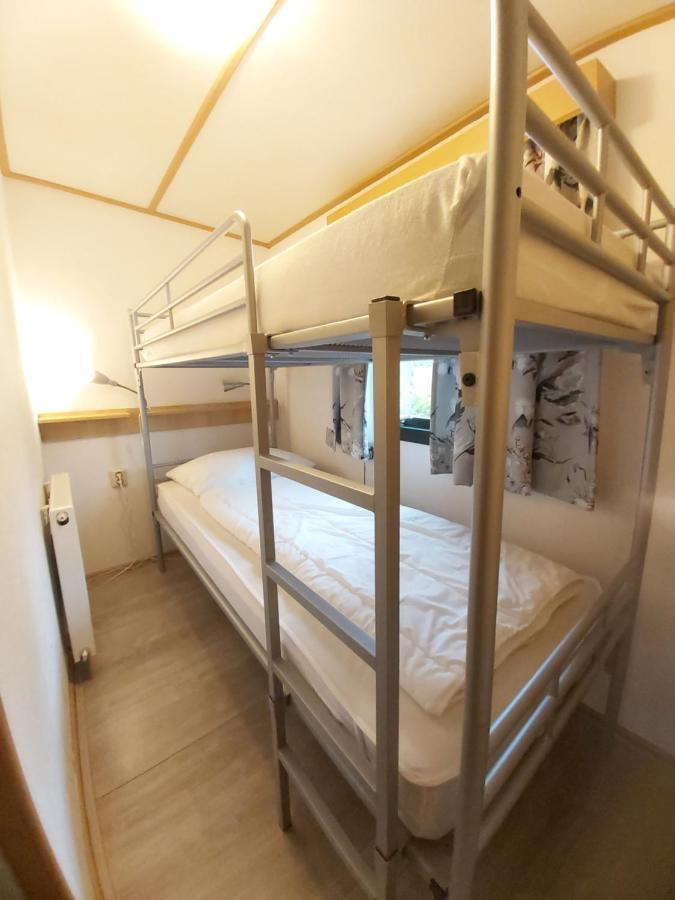 Comfortabel En Gezellig Familie Chalet Tot 6 Personen Op De Veluwe Bungalowpark De Kern プッテン エクステリア 写真