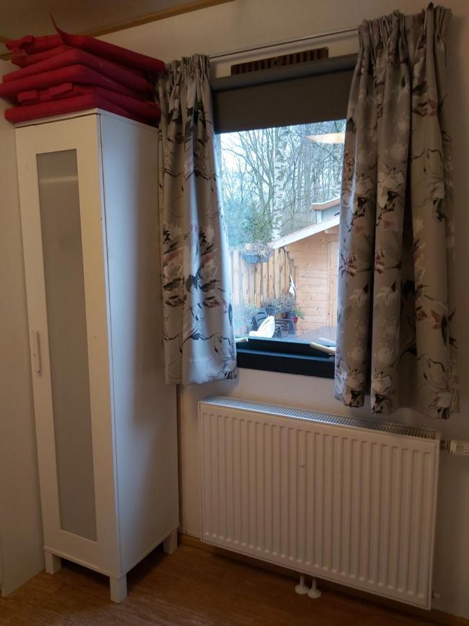 Comfortabel En Gezellig Familie Chalet Tot 6 Personen Op De Veluwe Bungalowpark De Kern プッテン エクステリア 写真