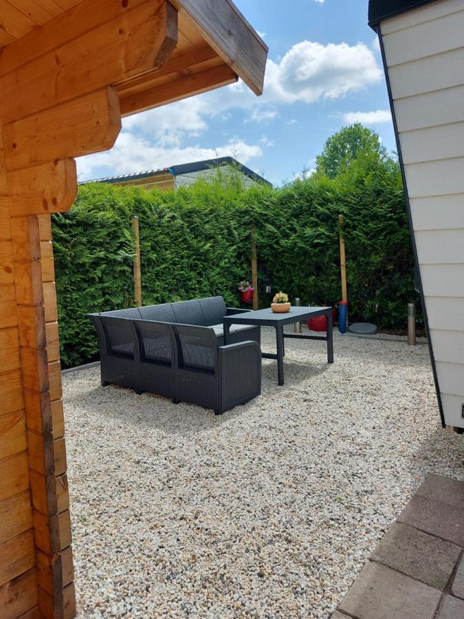 Comfortabel En Gezellig Familie Chalet Tot 6 Personen Op De Veluwe Bungalowpark De Kern プッテン エクステリア 写真