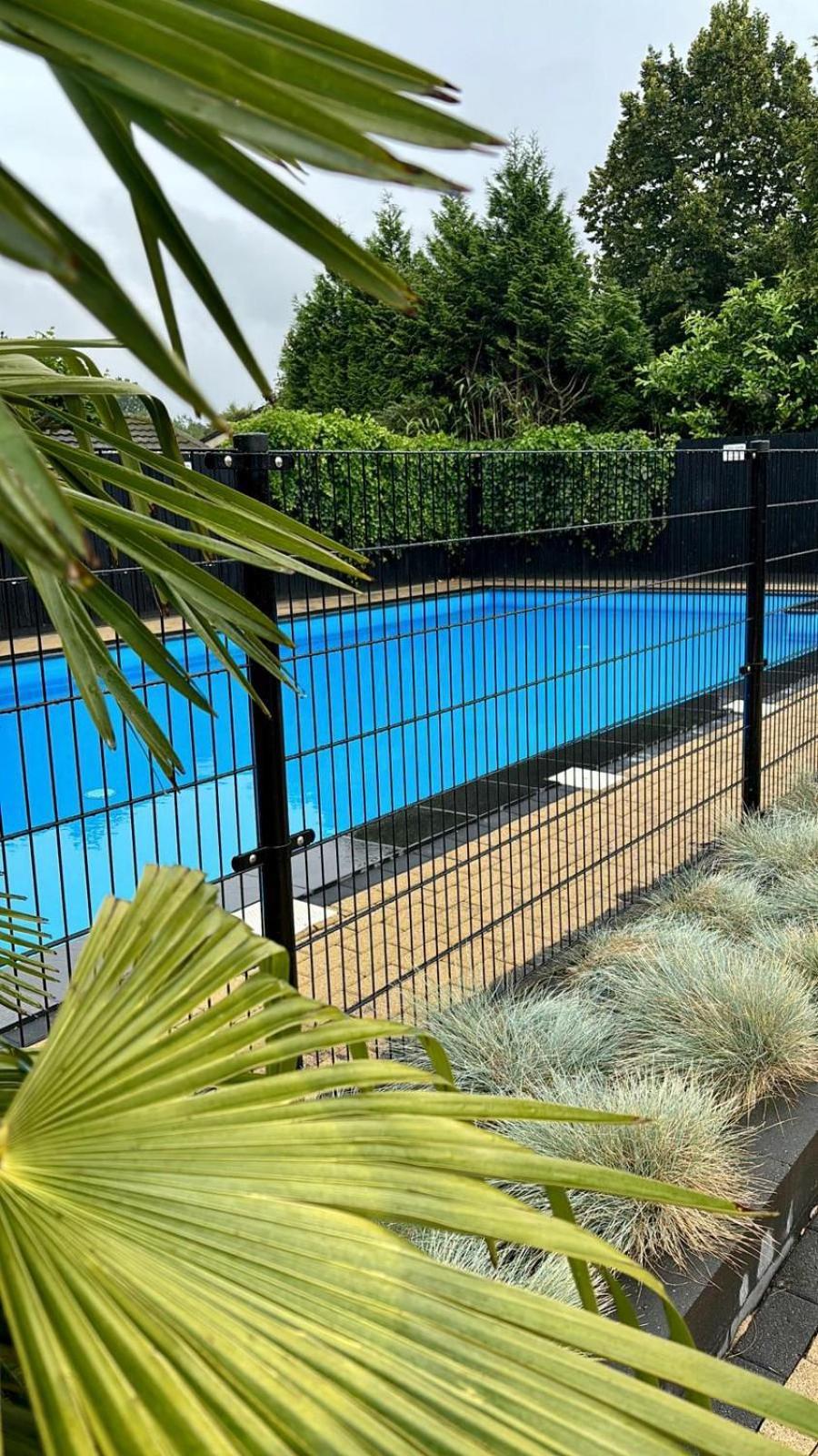 Comfortabel En Gezellig Familie Chalet Tot 6 Personen Op De Veluwe Bungalowpark De Kern プッテン エクステリア 写真
